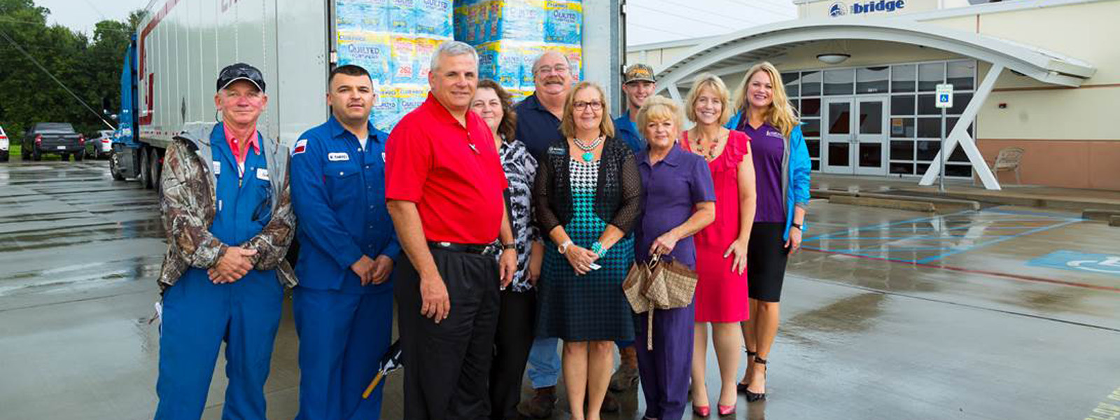 Flint Hills Resources Donates Truckload of Bath Tissue to Local Crisis Center and Shelter